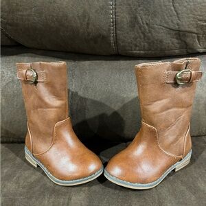 Baby girls size 6 Cat & Jack boots. Used and in great condition